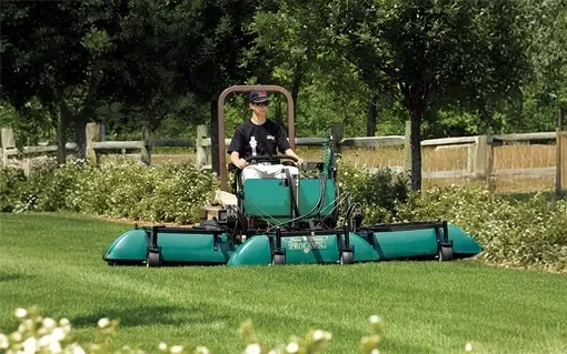 GRASSHOPPER FRONTMOUNT SHIELDED SPRAYER